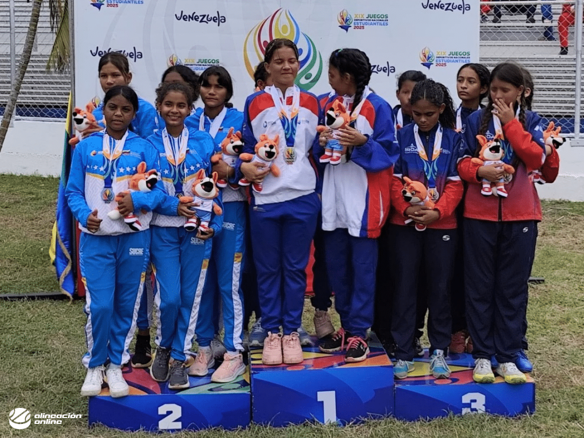 Podio de Atletismo Sucre T21 Juegos Nacionales Estudiantiles 2025